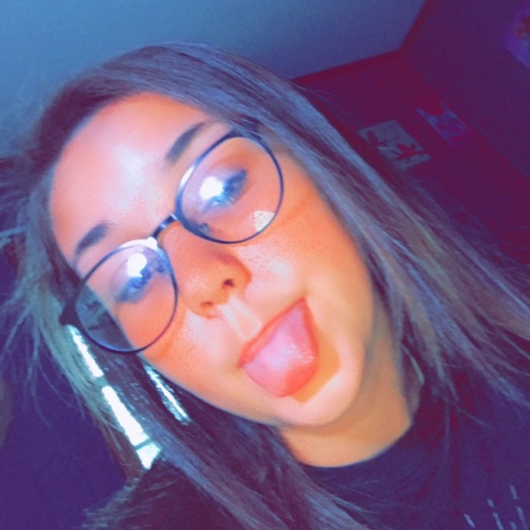 Meet your Posher, Ella - Picture 5 of 9